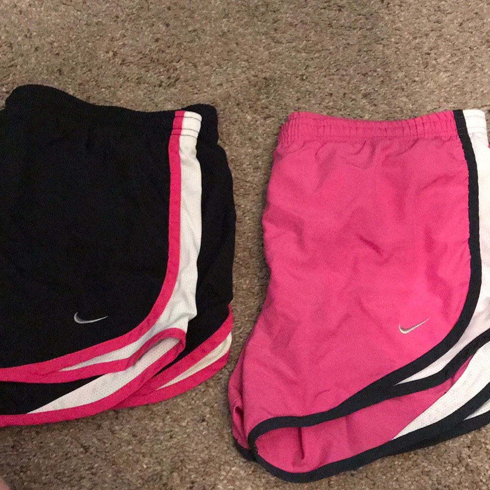 4 pairs of Nike shorts